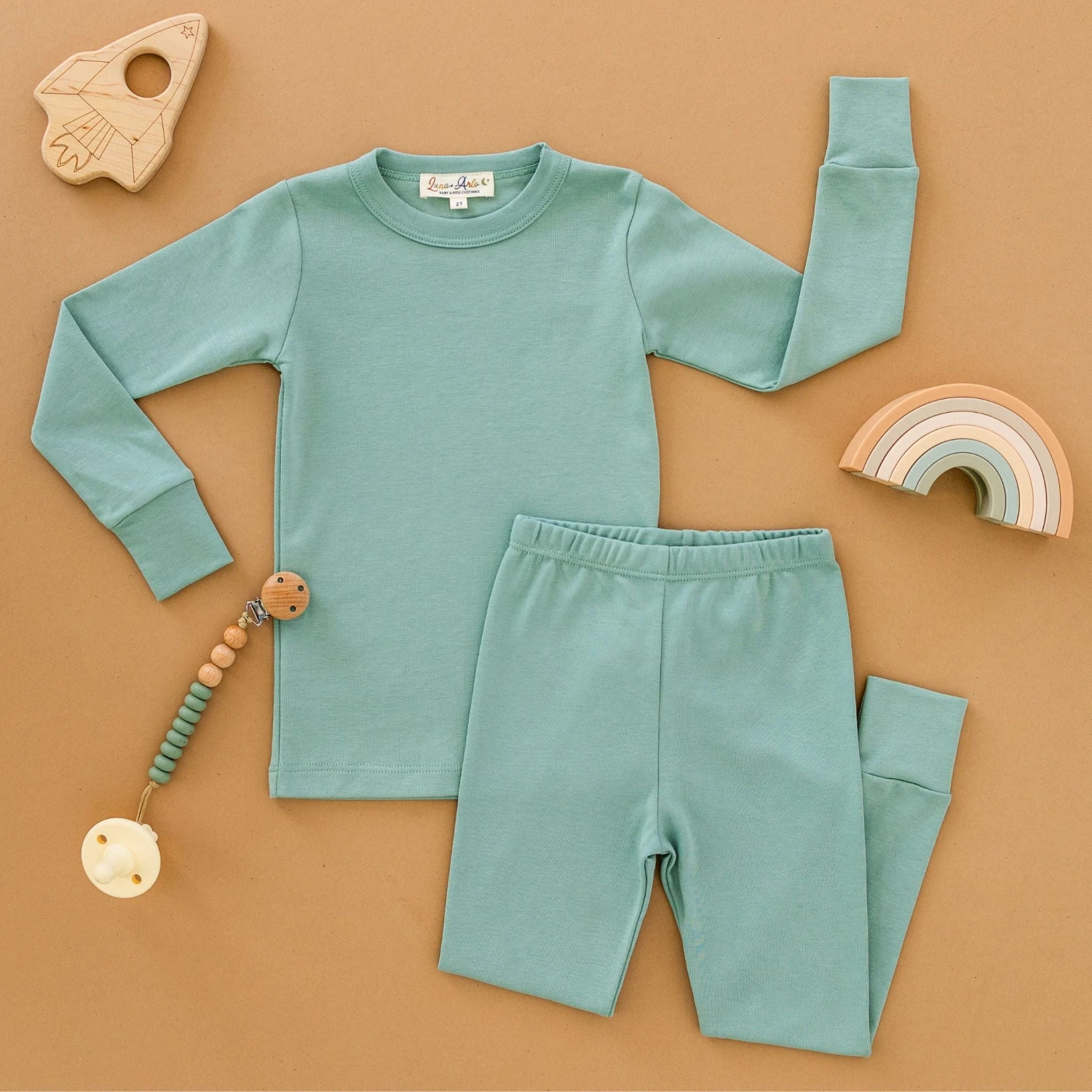 Luna & Arlo Basics Long Pajamas - Moss 2 Luna & Arlo Basics Long Pajamas - Moss - Image 2