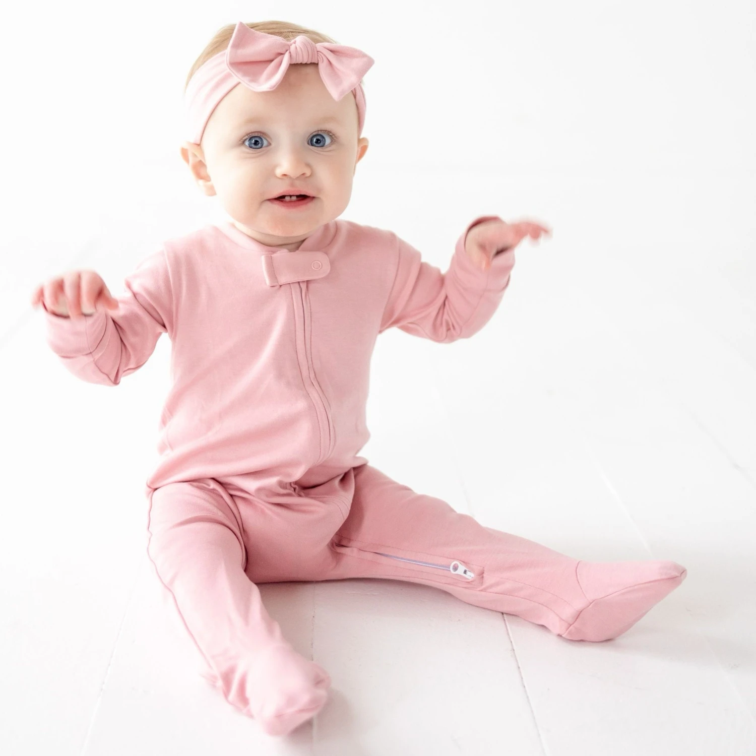 Luna & Arlo Basics Zip Footie - Dusty Rose 4 Luna & Arlo Basics Zip Footie - Dusty Rose - Image 4